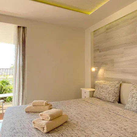 Villa Beach Minivillas With Pool By Dadovillas
